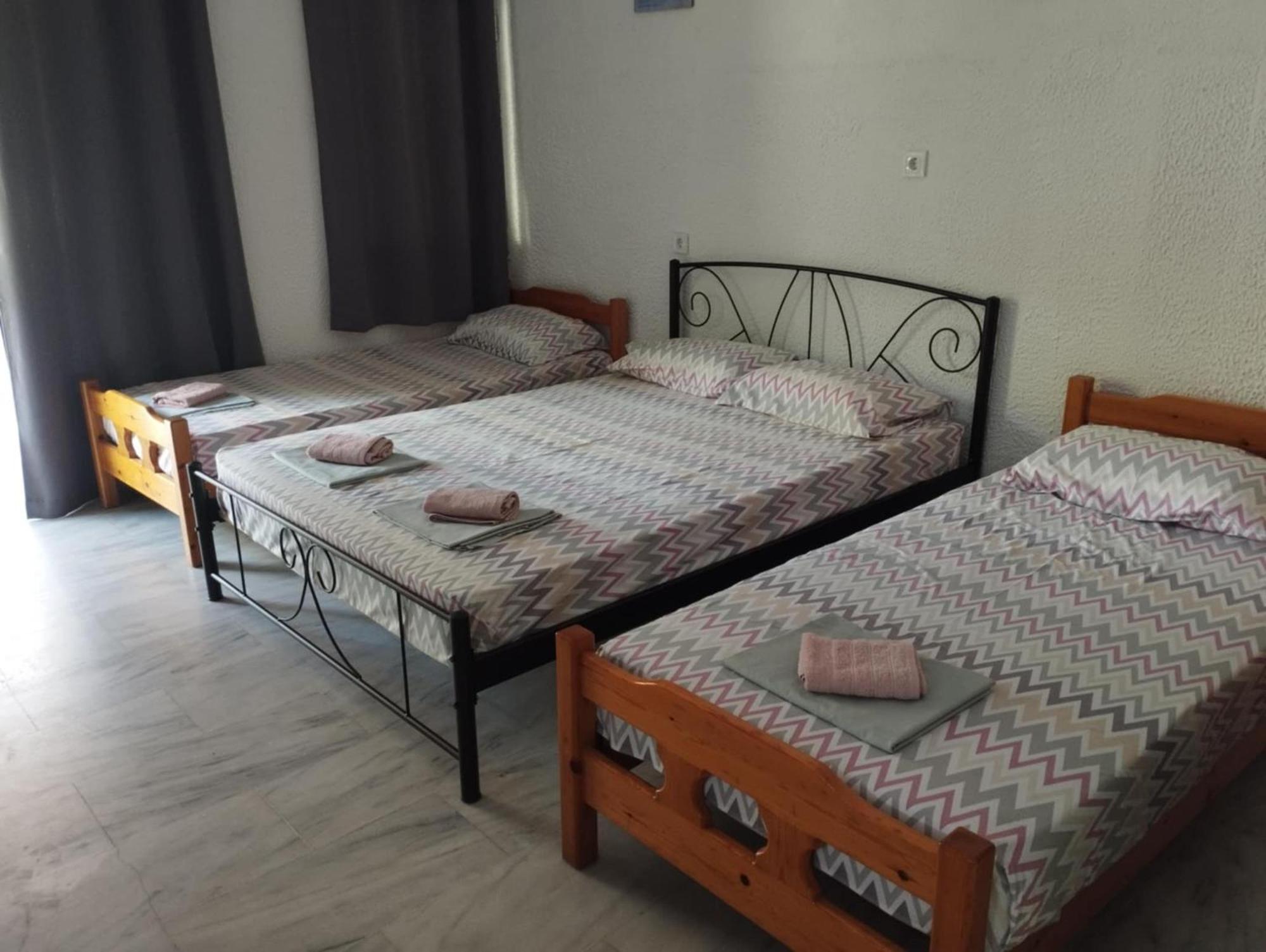 Camping Mitikas And Bungalows بلاكا ليتوشورو الغرفة الصورة
